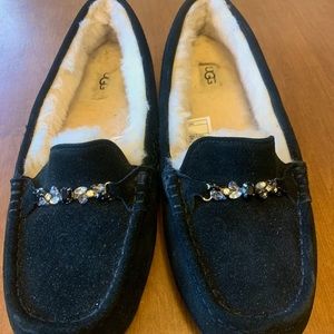 Ugg slippers ladies size 10!
